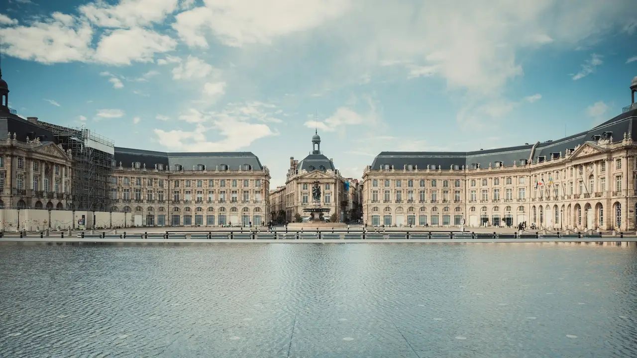 La place de la Bourse et le miroir d'eau à Bordeaux