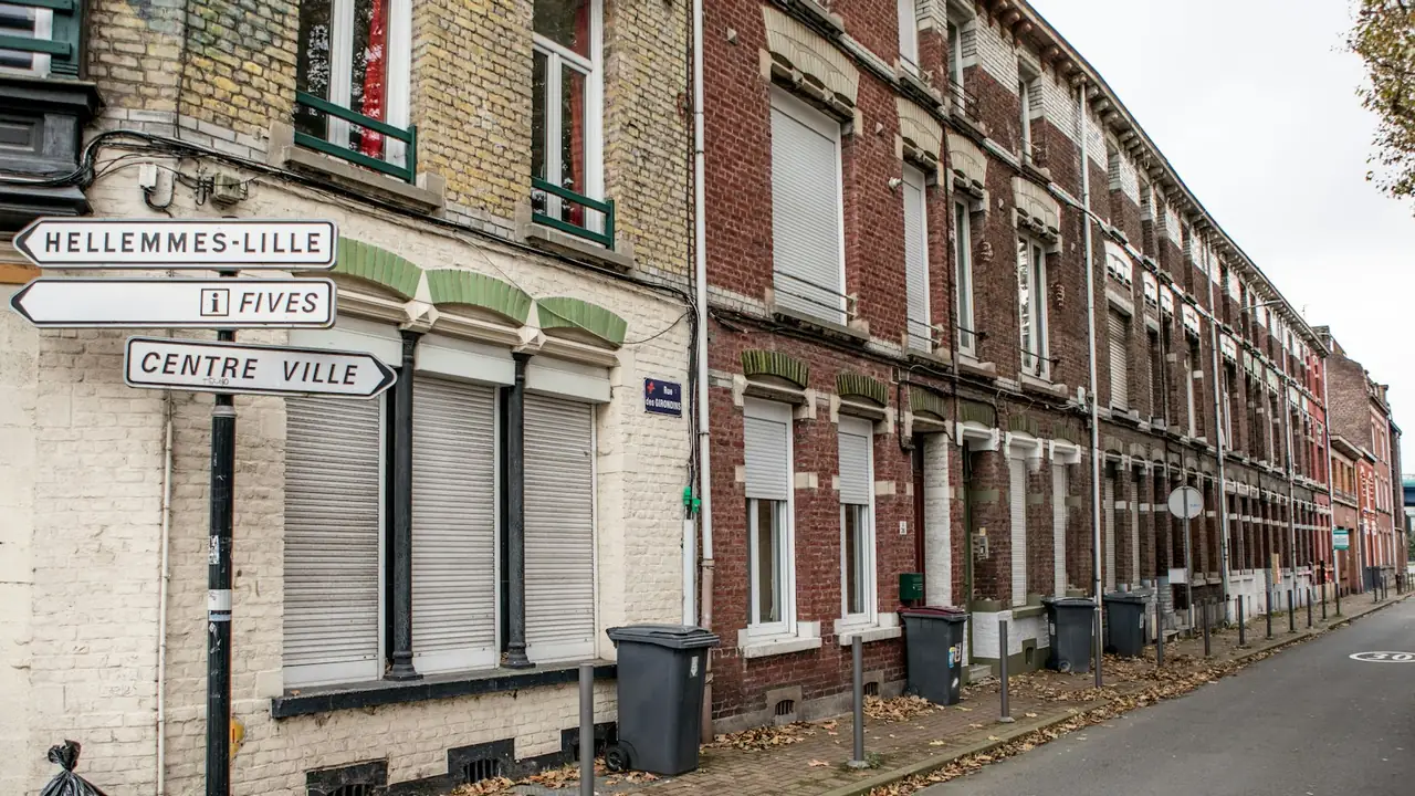Rue de maisons en brique à Lille