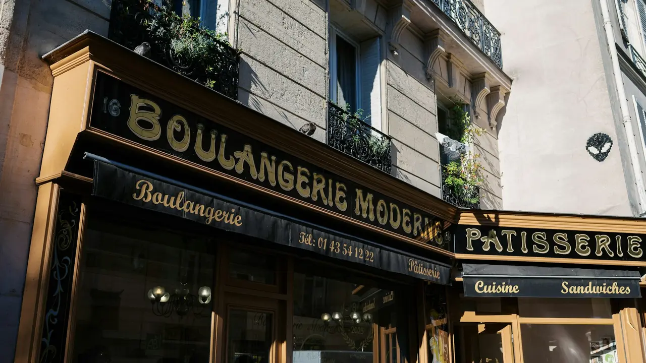 Devanture d'une boulangerie pâtisserie à Paris